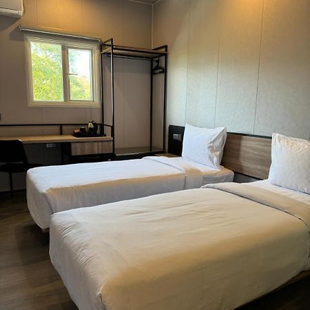 Conjioo Hotel Sumbawa Managed By Mhm Maluk Extérieur photo