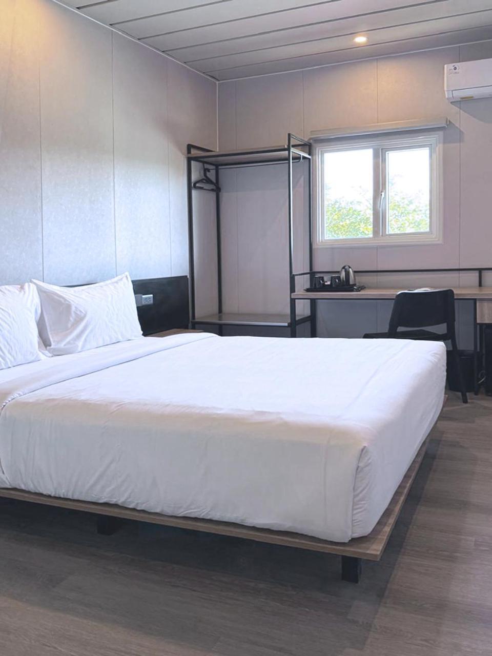 Conjioo Hotel Sumbawa Managed By Mhm Maluk Extérieur photo